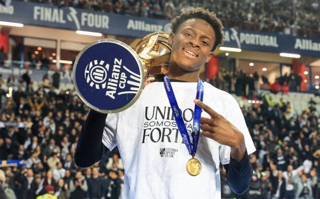 注册送彩金-王勤伯：巴黎的合同vs葡超的合同，18岁小孩怎么选？